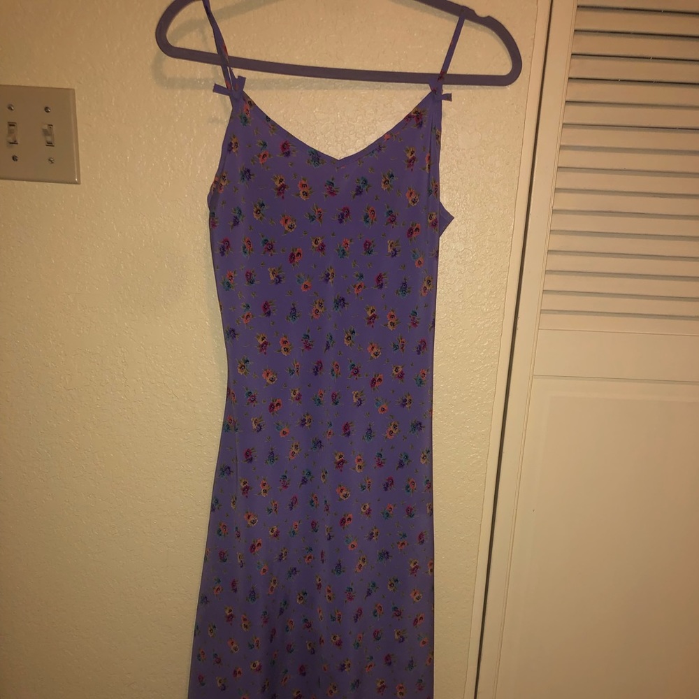 LAVENDER MAXI FLORAL BEACH DRESS FROM EXPRESS